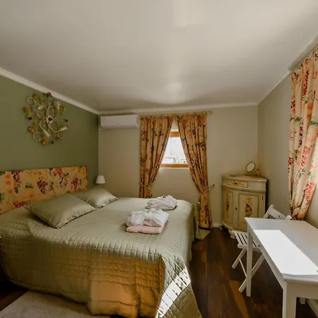 Гостевой дом Gouldvilla Vendeghaz 4*