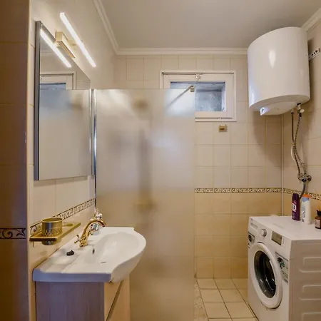 Gouldvilla Vendeghaz Гостевой дом