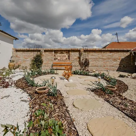 Гостевой дом Gouldvilla Vendeghaz Виллань