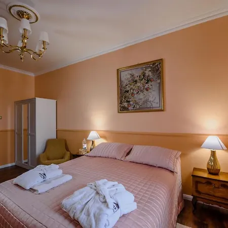 Gasthof Gouldvilla Vendeghaz 4*