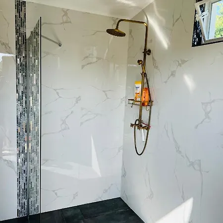 Gouldvilla Vendeghaz Гостевой дом